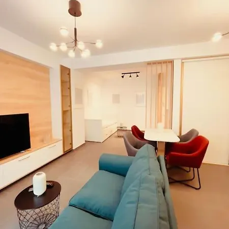 Little - 1r In Tineretului