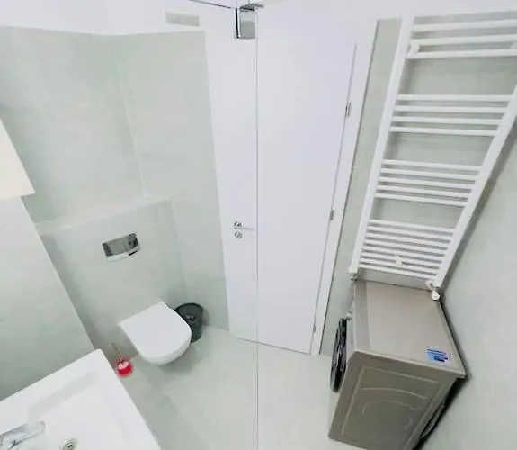 Little - 1r In Tineretului *